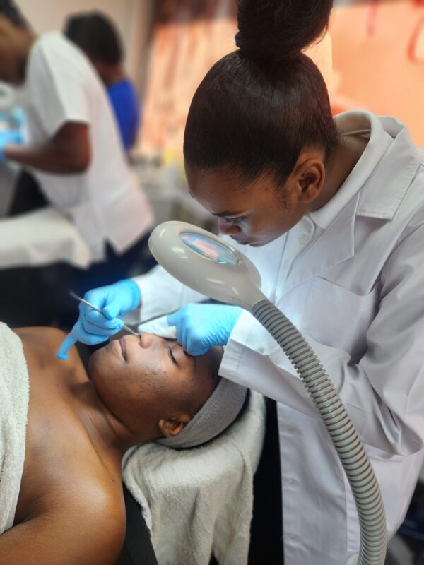 Dermaplaning Training Class